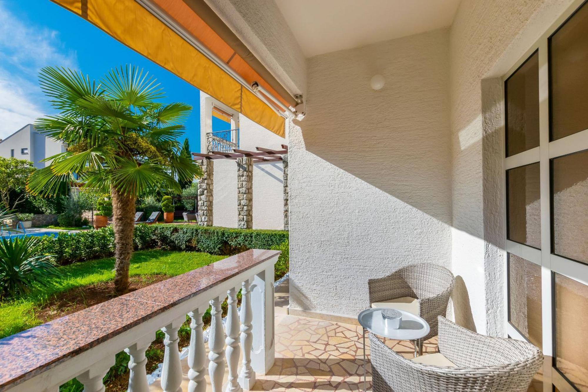 Apartments Sinisa Malinska Exterior photo